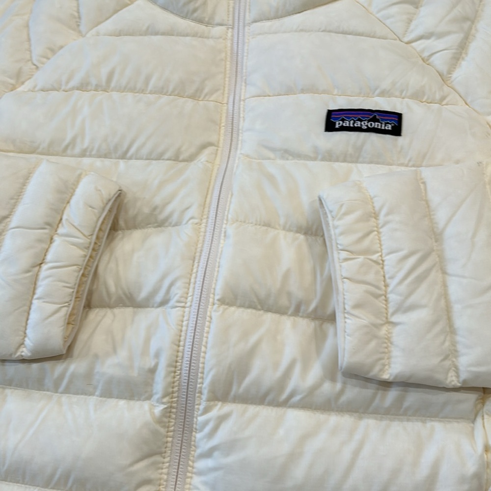 PATAGONIA | Women's Down Jacket - Picture 4 of 9